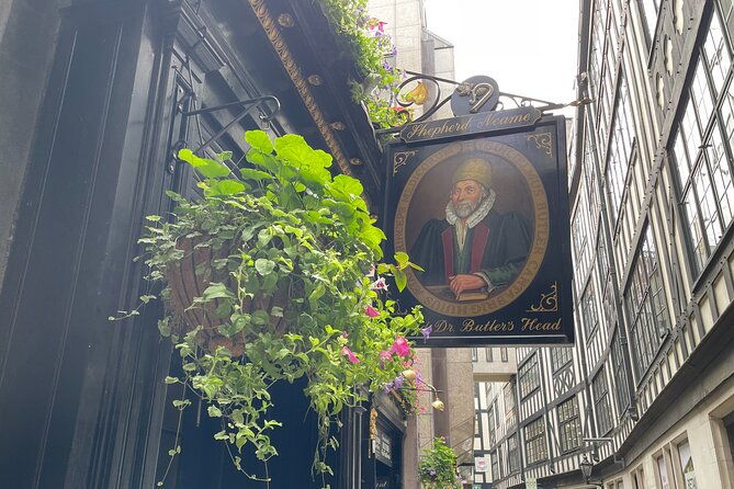 scandalous-square-mile-guided-walking-tour-in-city-of-london