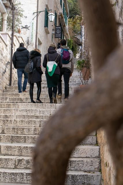 scavenger-hunt-city-tour-tale-of-hvar