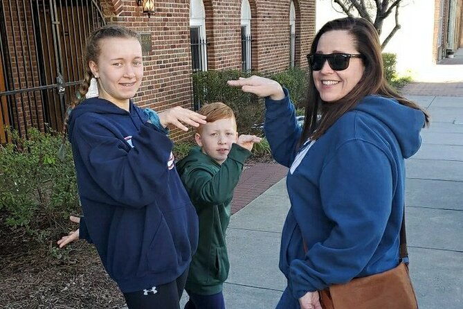 scavenger-hunt-in-green-bay-by-wacky-walks