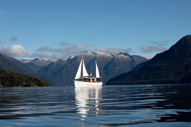 Scenic Cruise & Guided walk on Historic Motor Yacht Lake Te Anau - A Charming Cruise on Lake Te Anau with a Historic Motor Yacht