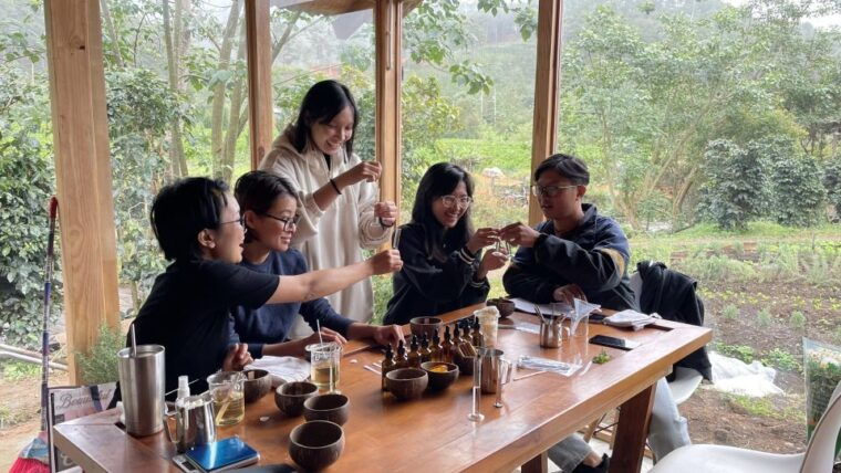 scented-candle-workshop-at-twin-beans-farm-da-lat-suburb