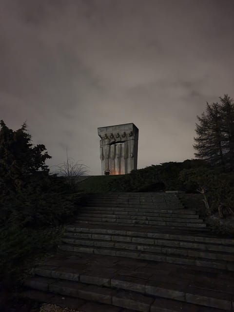 schindlers-list-tour-by-evening