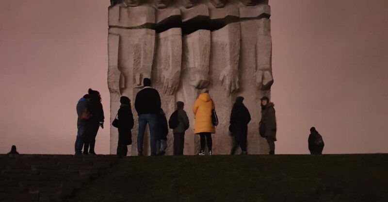 schindlers-list-tour-by-evening