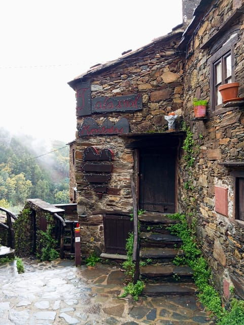 schist-villages-and-medieval-castles-tour-2