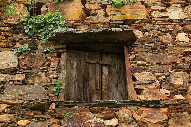 schist-villages-at-lousa-mountain
