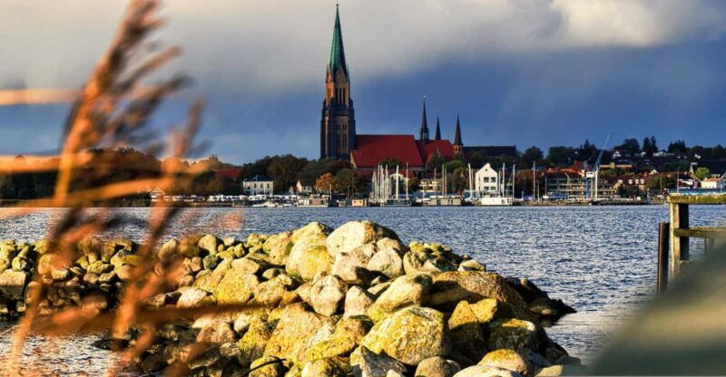 schleswig-highlights-tour-cathedral-old-town-holm-city-harbor