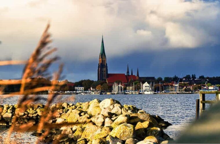schleswig-highlights-tour-cathedral-old-town-holm-city-harbor
