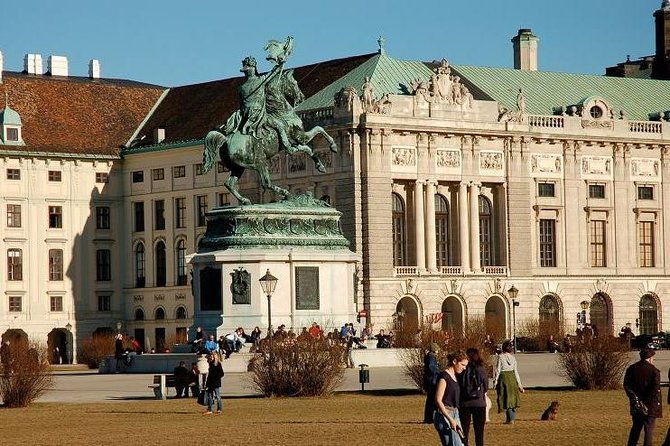 schoenbrunn-palace-skip-the-line-and-vienna-highlights-private-tour