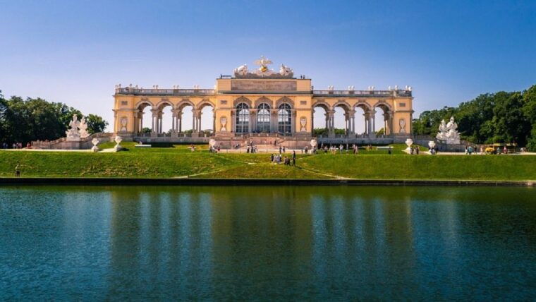 schonbrunn-grand-tour-private-skip-the-line-walking-tour