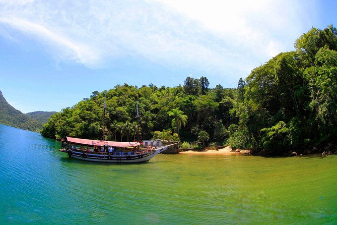 schooner-cruise-with-caipirinha-drinks-by-the-blue-lagoon