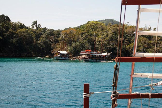 schooner-cruise-with-caipirinha-drinks-by-the-blue-lagoon