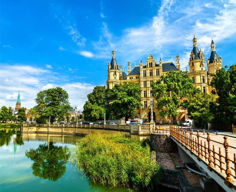 Schwerin: Express Walk with a Local - An In-Depth Look at the Schwerin Walk