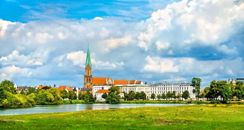 Schwerin: Express Walk with a Local - Who Is This Tour Perfect For?