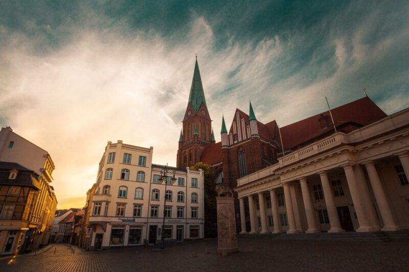 schwerin-private-tour-of-the-castle-cathedral