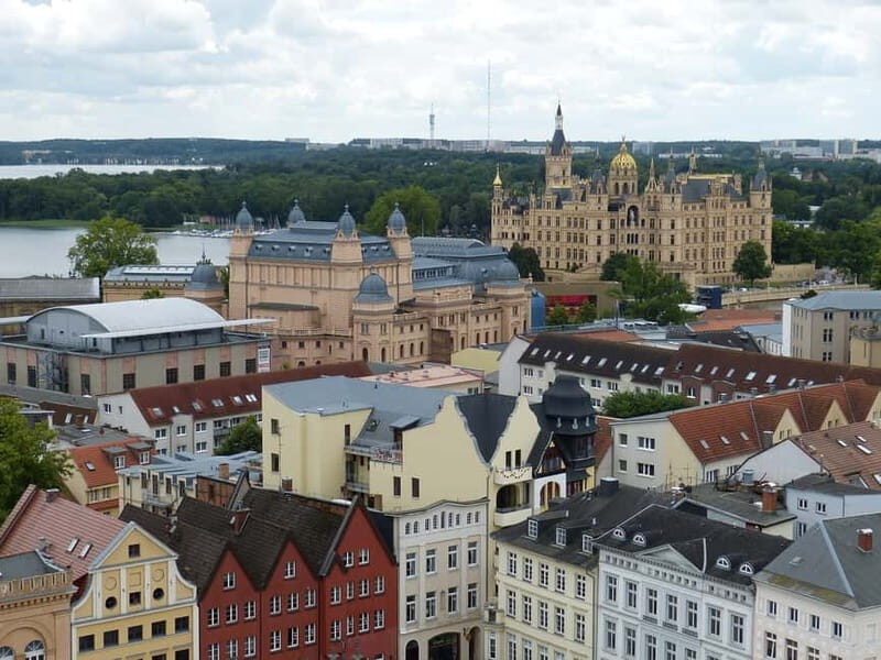 Schwerin - Private Tour of the Castle Exteriors & Cathedral - FAQ