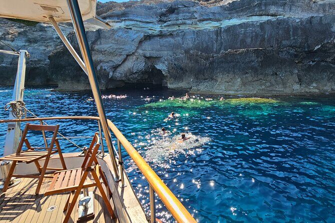 SciatumiaDay boat tour to Lampedusa with typical lunch - Itinerary Breakdown