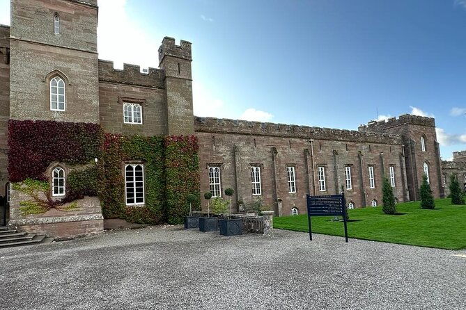 scone-palace-nature-pitlochry-whisky-experience-from-edinburgh