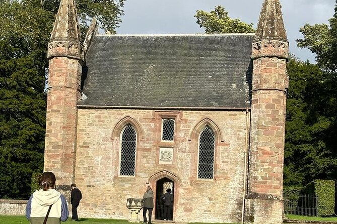 scone-palace-nature-pitlochry-whisky-experience-from-edinburgh