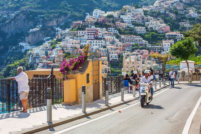 scooter-rental-to-visit-the-amalfi-coast