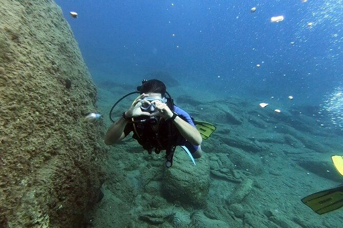 scuba-diving-for-beginners-with-a-padi-instructor-near-heraklion