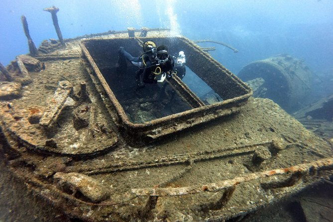 scuba-diving-for-certified-divers-in-costa-adeje