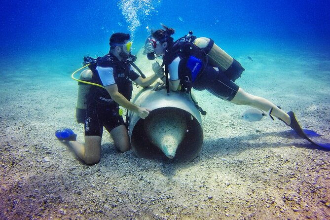 scuba-diving-in-mig-21-wreck-2