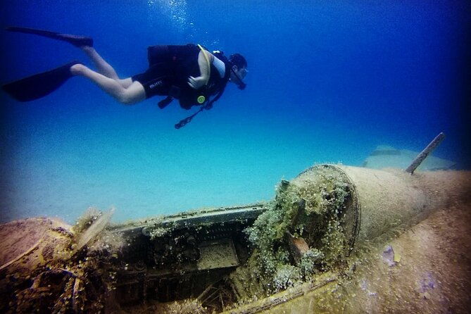 scuba-diving-in-mig-21-wreck