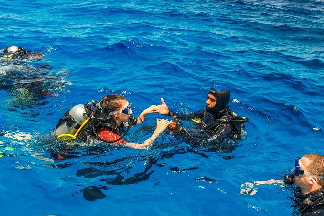 scuba-diving-in-side