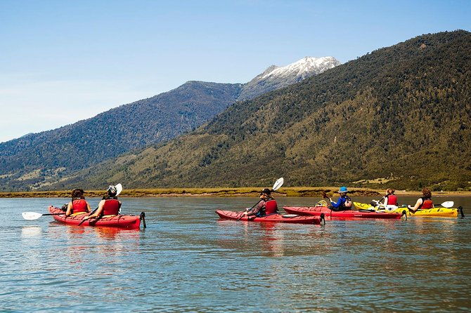sea-kayaking-the-first-fjord-of-patagonia