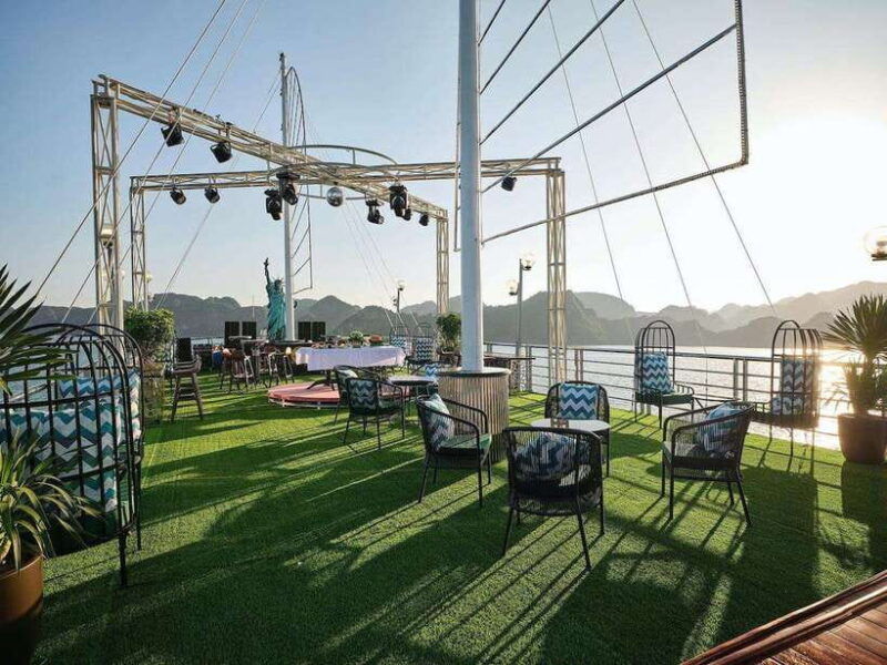 sea-lion-cruise-6-hour-exploring-halong-bay