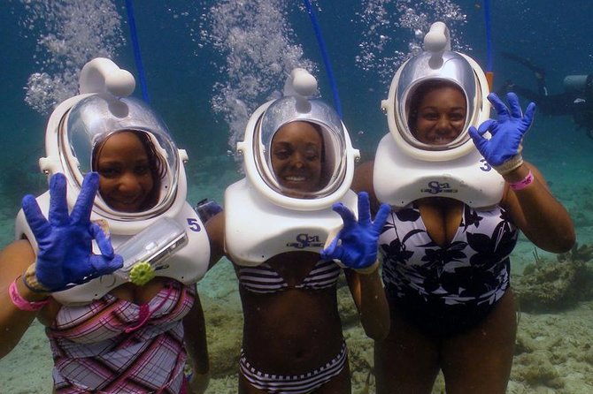 sea-trek-helmet-dive-at-coral-world-ocean-park