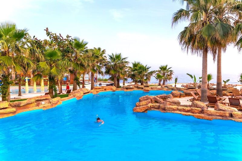 seapark-swimming-in-pool-aquarium-with-authentic-creatures