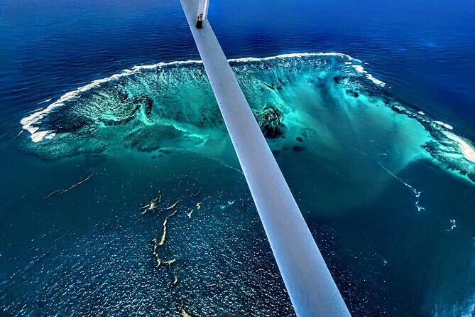 Seaplane Tours over the turquoise lagoon of the East of Mauritius - Introduction