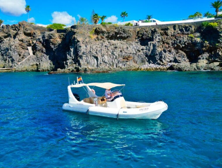 seaside-bliss-boat-snorkel-sun-sip-snack-delights