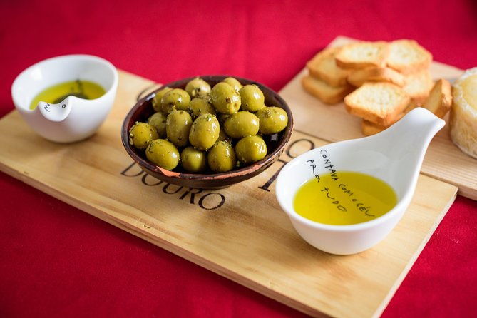 seasonal-portuguese-lunch-with-a-local-in-his-charming-home