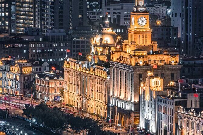 Seat in coach Night Scenery in Shanghai and Shanghai Dinsum Taste - Key Points