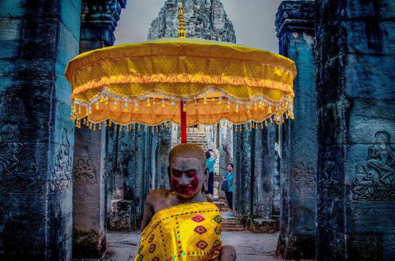 seat-in-coach-small-circuit-tour-with-sunrise-at-angkor-wat