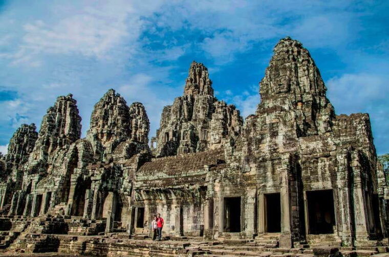 seat-in-coach-small-circuit-tour-with-sunrise-at-angkor-wat