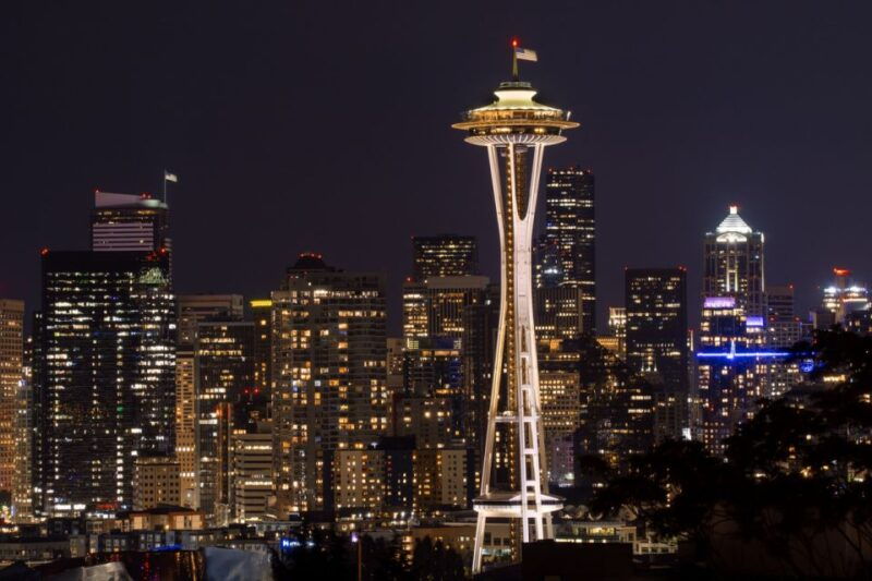 seattle-scenic-night-tour-with-space-needle-skywheel