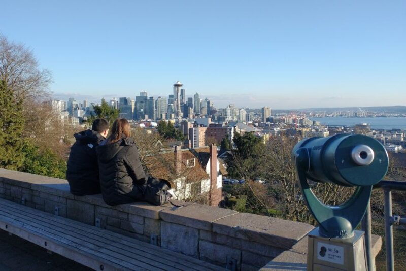 seattle-sightseeing-bus-tour-with-the-ballard-locks