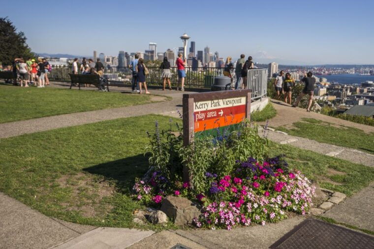 seattle-sightseeing-bus-tour-with-the-ballard-locks