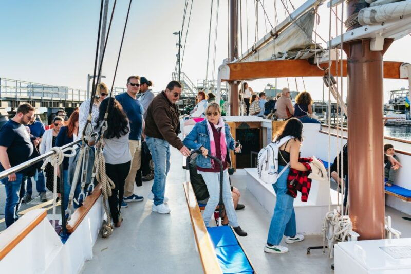 seattle-tall-sailboat-sunset-harbor-cruise