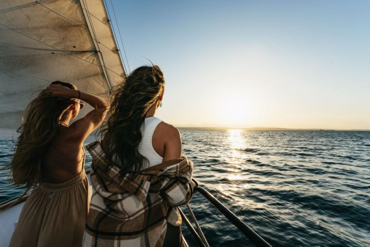 seattle-tall-sailboat-sunset-harbor-cruise