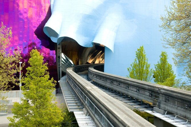 seattle-time-travel-exploration-game-and-tour