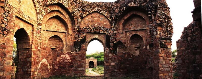 Secret and Spooky Ruins of Mehrauli Archaeological Park - Who Would Love This Experience?  