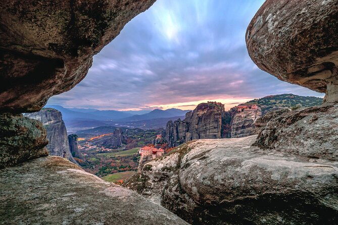 secret-caves-of-meteora-sunset-hike
