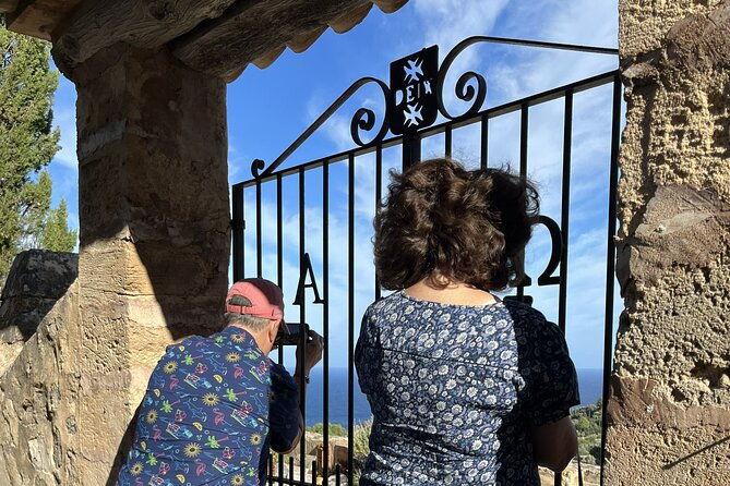 secret-corners-and-tastes-of-mallorca-by-private-suv-tour