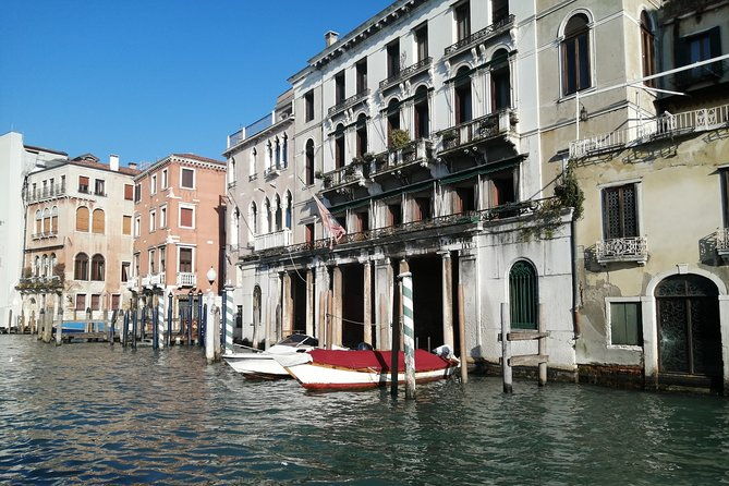 secret-gardens-of-venice-in-the-dorsoduro-district-with-cichetti-tasting