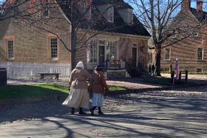 secret-lives-on-colonial-women