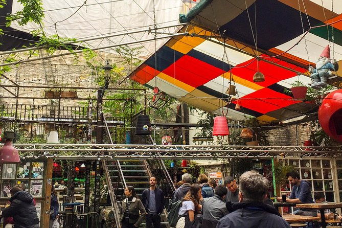 secret-ruin-bar-crawl-in-budapest-with-a-local